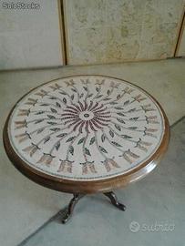 Tavolo di mosaico