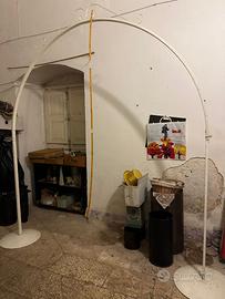 Arco per eventi come supporto fiori per fioristi