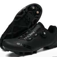 scarpe n 44  con tacchetti removibili e placchette