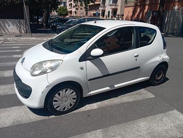 Citroen C1 1.0 AMIC1 no clima del mese