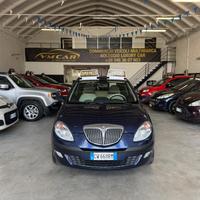 Lancia Ypsilon 1.4 16V Oro