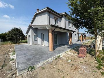 Villa di 130 m² con più di 5 locali e box auto a G