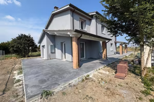 Villa di 130 m² con più di 5 locali e box auto a G