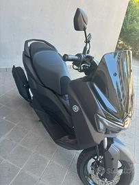 Yamaha N Max tech 125 dark magma