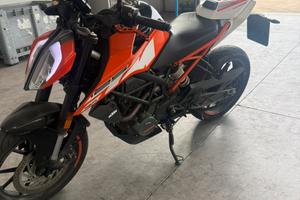 KTM Duke 125