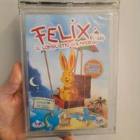Felix il coniglietto giramondo in teca