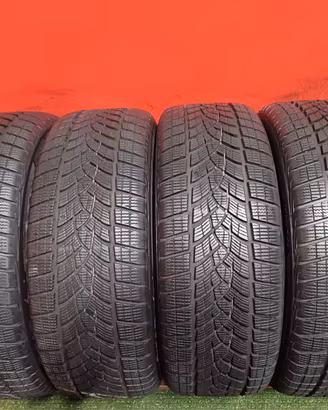225 55 18 Gomme Invernali 95% GoodYear 225 55 R18