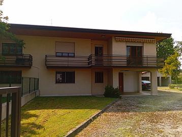 Bifamiliare 4 camere e 3 garage