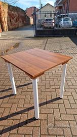 Tavolo piccolo rettangolare