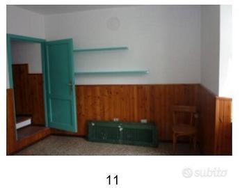 Immobile in asta di 634 m² con più di 5 locali a B