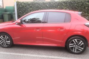 Peugeot 208 Allure Navi Pack 1.5 BlueHDi