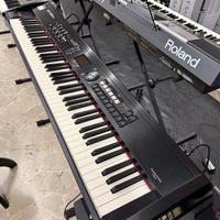 ROLAND RD-700 NX