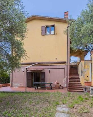 Villetta a schiera di 127 m² con più di 5 locali e