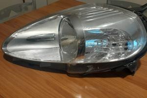Fari anteriori Fiat Grande Punto