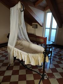 Culla d'epoca fine ottocento, restaurata