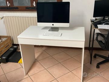 Scrivania per computer