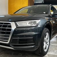 AUDI Q5 2.0 TDI quattro S tronic Business Sport-