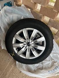 Gomme da neve  215/65 R17 99H