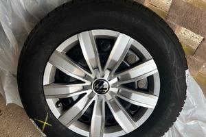 Gomme da neve  215/65 R17 99H