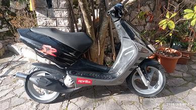 Aprilia SR replica Max Biaggi '95 + Ricambi