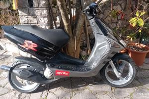 Aprilia SR replica Max Biaggi '95 + Ricambi