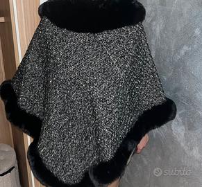 Mantello Poncho Elegante con Ecopelliccia