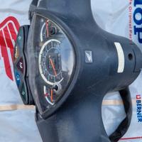 Supporto e contachilometri usato per Honda SH 150