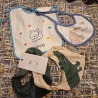 4 bavaglietti  neonati nuovi 