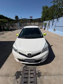 Toyota Yaris 2012 150k km in buone condizioni