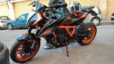 KTM superduke 3.0 completo akra 