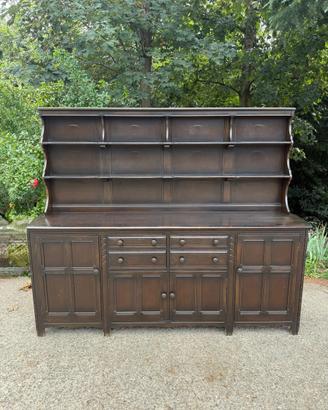 Credenza in legno con alzata e mensole