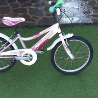 Una bicicletta per bambina ed una per bambino