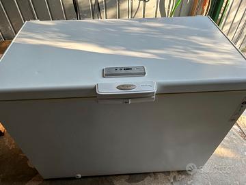 Congelatore a pozzo Whirpool 310 L
