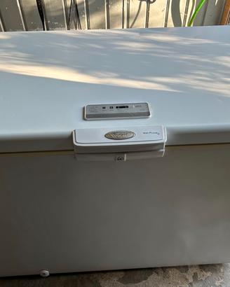 Congelatore a pozzo Whirpool 310 L