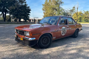OPEL ASCONA 1.2 1979 berlina PRONTA A VIAGGIARE