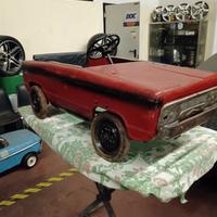 Auto a pedali d'epoca