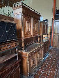 Credenza a doppio corpo in stile Neorinascimento