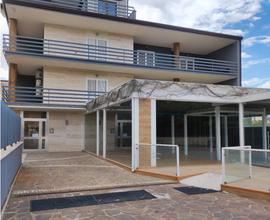 Locale commerciale per ristorazione pizzerie ecc
