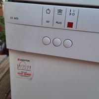 Lavastoviglie Ariston