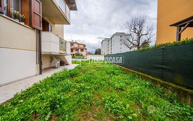 Trilocale completamente ristrutturato al piano ria