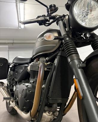 Triumph Street Twin 900, 2022, 7300 km, Borse
