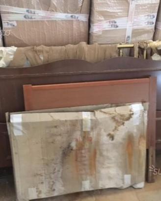 Letto matrimoniale IN OTTONE E LETTI IN LEGNO