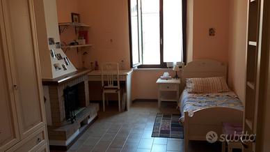 Camera singola ad Ancona centro per studentessa