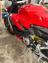 Ducati streetfighter v2