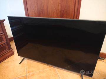 Televisione Samsung modello UE43AU7172U.