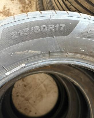 Pneumatici 215/60/17