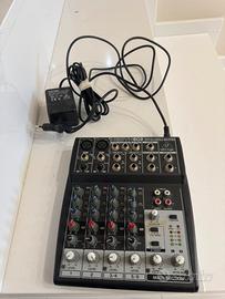 Mixer behringer xenyx 802
