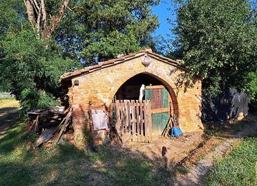 Terreno agricolo con due capanne