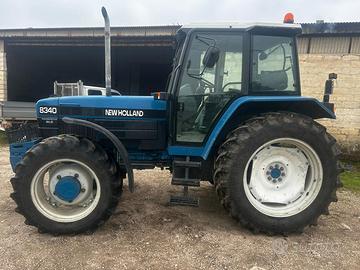 Trattore Ford New Holland 8340(MOTORE BLOCCATO)