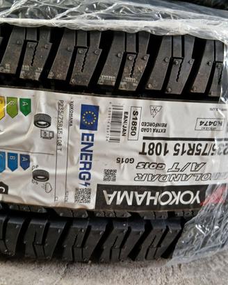 Pneumatici Yokohama Geolandar 235 75 R 15 nuovi